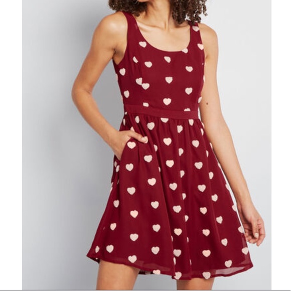 Modcloth Dresses & Skirts - TAKE 30% OFF ModCloth Hearts Aflutter dress, M